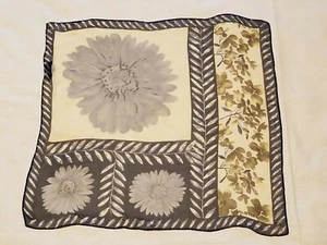 HALSTON 100% Silk square Scarf - floral print - Korea - Picture 1 of 5