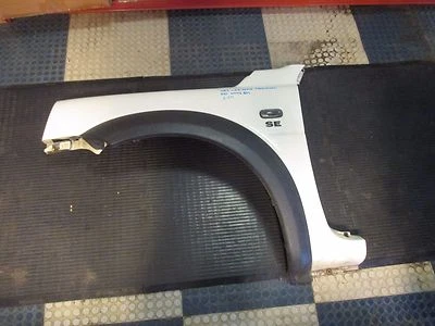 Land Rover Freelander 2002 guardabarros delantero izquierdo del lado del conductor (blanco-603) Foto 1 de 4