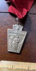 Pendant Award, BOYS CLUBS OF AMERICA,FOR LONG AND DEVOTE SERVICE TO BOYS - Picture 1 of 3