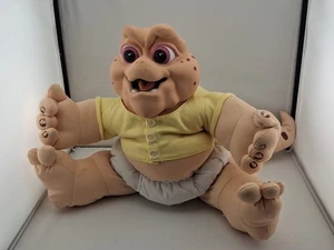 Muñeco de peluche Dinosaurs Talking Baby Sinclair Pull String Hasbro 1991 - Suena rápido - Imagen 1 de 4