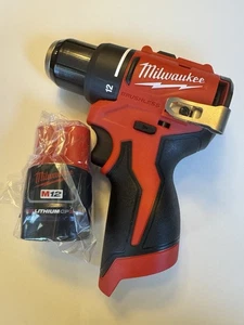 Milwaukee M12 Subcompact 3/8" 3401-20 Drill/Driver with CP 2.0 battery - Picture 1 of 3