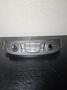 UNIDAD DE INTERRUPTOR DE CONTROL DE CLIMA CALENTADOR AIRE ACONDICIONADO TABLERO TRANSVERSAL CHEVROLET OEM 2018-2020  - Imagen 1 de 6