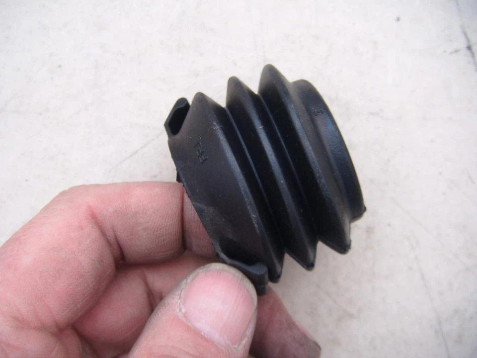 Genuine Austin rover gear change boot dam5865 - Image 1 of 1