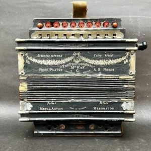 "The Professional" one row melodeon, nickel reeds on individual plates, 3 stops - Picture 1 of 11