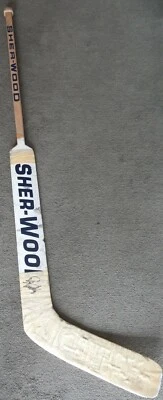 Ron Tugnutt 签名比赛使用 PRO-STOCK Stick Sher-Wood JSA 认证 — 第 1/4 张图片