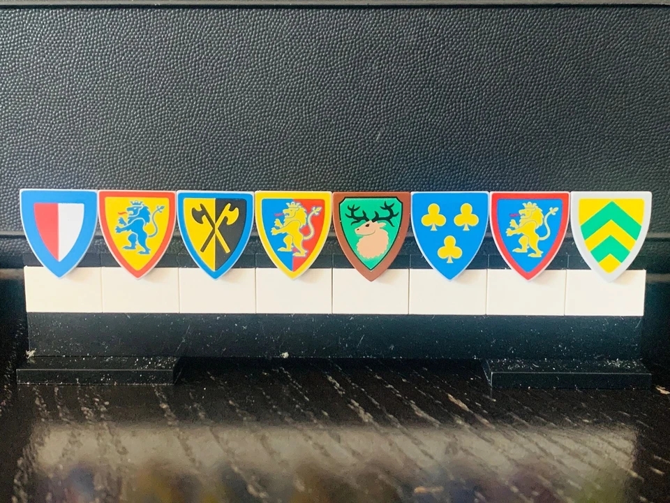 LEGO SCUDI ASSORTITI (Scegli il tuo Scudo !!!) - Immagine 1 di 1