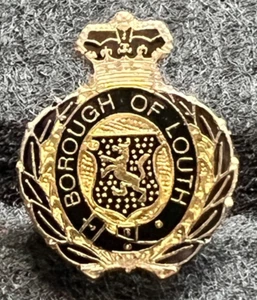 BOROUGH OF LOUTH VINTAGE POLICE PIN BADGE - Bild 1 von 3