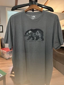 T-shirt Northface XL grigio scuro vita all'aperto - Foto 1 di 5