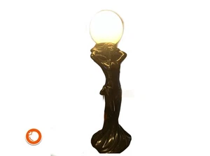 1960er italienische Art Deco Standlampe Frau trägt Kugel Porzellan 50cm - Bild 1 von 3
