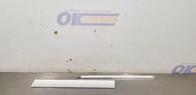 92 LINCOLN MARK VII PAINTED QUARTER PANEL TRIM LEFT DRIVER WHITE - Image 1 of 4