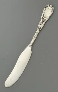 TIFFANY CHRYSANTHEMUM Sterling BUTTER Spreader Knife No Mono - Picture 1 of 4