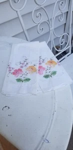 2 Vintage Set rosa Blumenmuster bestickt appelliertes Tischset Servietten Saumgenäht 20" - Bild 1 von 4