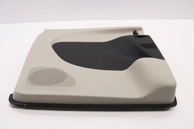 Chrysler Pacifica 2017-2025 puerta trasera izquierda moldura panel OEM GRIS_H7XP Foto 1 de 4