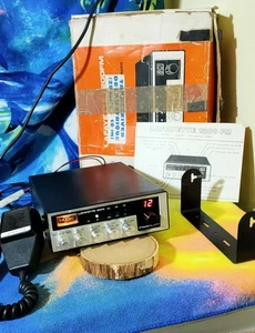 CB LAFAYETTE 1200FM (AM FM SSB) - Photo 1/5