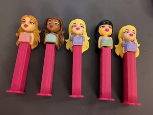 Dispenser Pez Vintage - Pat. # 5.9-Cina-Bambole Bratz-Set di 5 -A90 - Foto 1 di 6