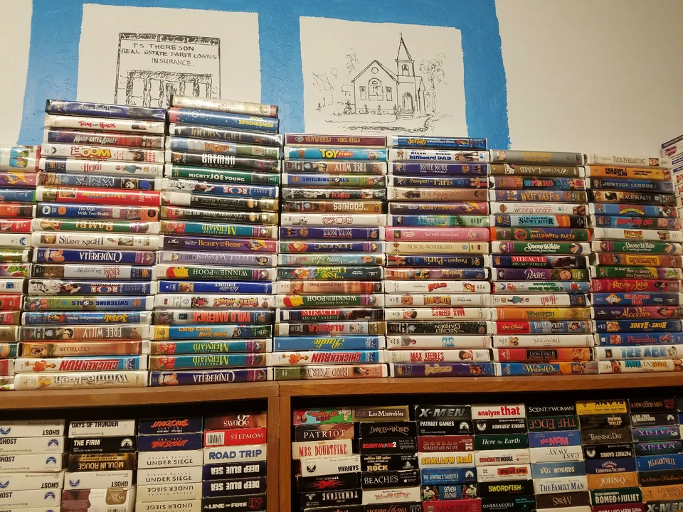 VHS 20/$30 DISNEY CLAMSHELL MOVIES 20 FOR $30 DOLLARS - Image 1 of 4
