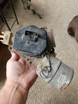 1968 1969 1970 1971 1972 chevelle SS Pontiac GTO windshield wiper motor - Image 1 of 3