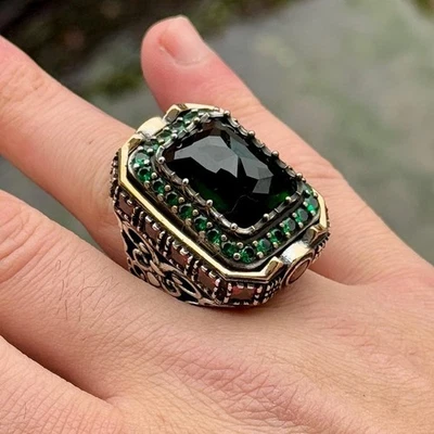 Anillo de piedra verde hecho a mano para hombre, anillo grande de plata con esmeralda Foto 1 de 4