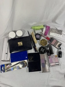 High-End Rouge/Highlighter Set/Make-up zufälliges Set - Beschreibung lesen - Bild 1 von 16