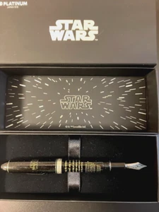 Penna stilografica apertura Platinum Star Wars 3776 LTD secolo con convertitore INUTILIZZATA - Foto 1 di 24
