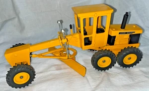 Vintage ERTL John Deere Grader Large Metal Construction Model 504 Toy 1:16 - Picture 1 of 6