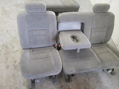2000-2005 Ford Excursion 2nd Row Gray Cloth Bench Seat Foto 1 de 4