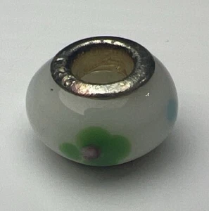 Dije deslizante de plata de ley 925 cuentas de burbujas de vidrio de Murano flores blancas verdes - Imagen 1 de 7