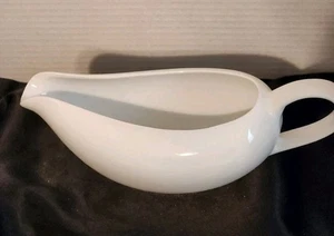 Klassische Sauciere aus weißem Porzellan 1 Importlänge 9,5 Zoll - Bild 1 von 7