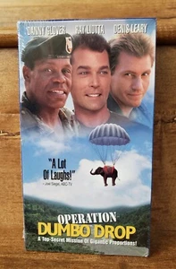 NEW Operation Dumbo Drop VHS Walt Disney Danny Glover, R Liotta & D Leary SEALED - Imagen 1 de 8