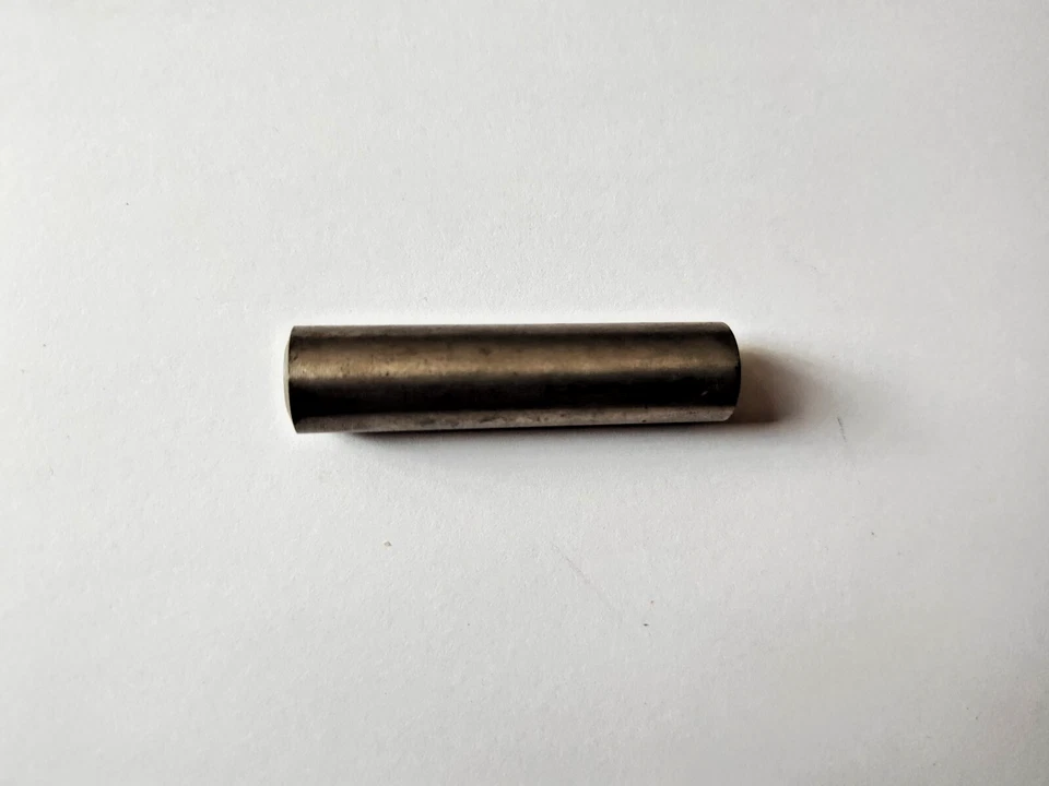 НАПРАВЛЯЮЩАЯ ВЫПУСКНОГО КЛАПАНА SUNBEAM RAPIER HILLMAN MINXHUSKY - Изображение 1 из 1