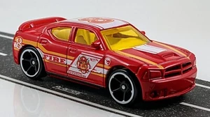 Dodge Charger SRT8 / Rojo / Hot Wheels / Treasure Hunt / 2016 - Imagen 1 de 2