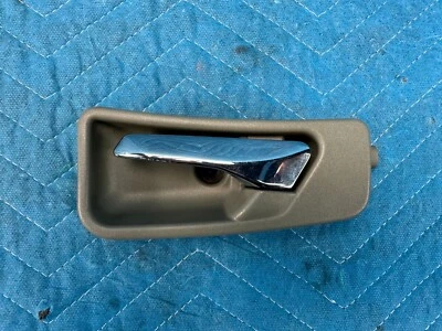 Conjunto de manija interior puerta conductor delantera mercedes g500 g55 amg 02-18 gris fabricante de equipos originales Foto 1 de 4