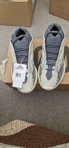 Taglia UK 12 5 Adidas Yeezy Boost 700 V3 Azael