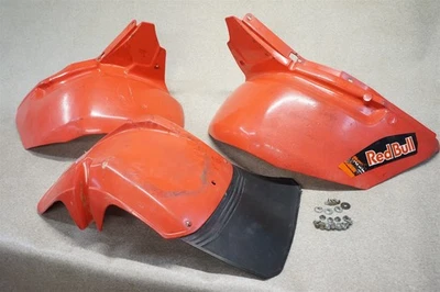 1982 82 Honda ATC200 ATC 200 Front & Rear Fenders - Image 1 of 4