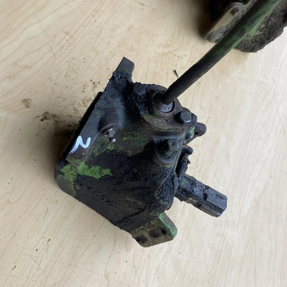 1940’s 50’s? VINTAGE OLIVER  ROW CROP 60 TRACTOR Pto Gear Box #2 - Image 1 of 4