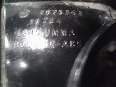 Conjunto de luz trasera izquierda usada se adapta a: Dodge Caravan 1998 grado B izquierdo Foto 1 de 4