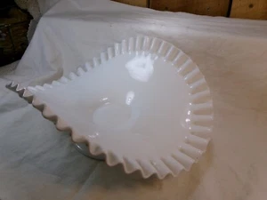 Vintage Hobnail weiß Milchglas geraffter Rand Herzstück Obstschale - Bild 1 von 5