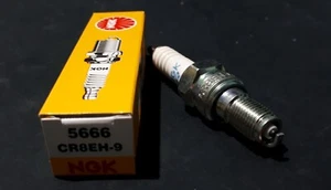 CANDELA,CANDELETTA ACCENSIONE MOTO BENZINA MARCA NGK SPARK PLUG CR8EH-9-5666 - Foto 1 di 1