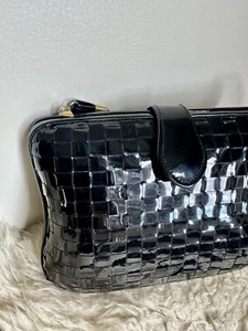 Stunning vtg 60s Botttega style black woven patent / enamel shine crossbody bag - Picture 1 of 7