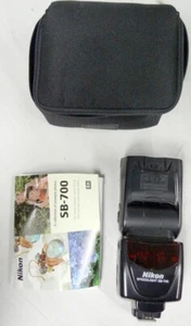 Nikon Speed Light SB-700 unità flash fotocamera attacco hot shoe con manuali e custodia! - Foto 1 di 18