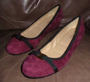 Vaneli Aretha BORDO Burgundy Suede Black Bow Wedge Low Heel sz 8.5 M  NIB - Picture 1 of 9
