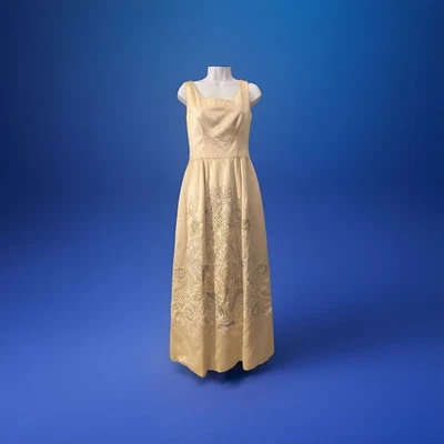 Vestido de novia de satén con perlas adornadas con cuentas Superman MA Kent 78’ Foto 1 de 4