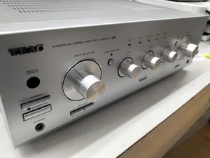 Amplificatore integrato TEAC A-R630Mk2 con telecomando - Foto 1 di 4