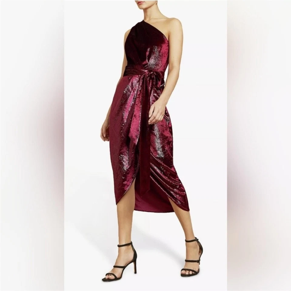 Nuevo con etiquetas Vestido Ted Baker Abitaa Midi Un Hombro Terciopelo Metálico en Sangre de Buey Talla 3 Foto 1 de 4