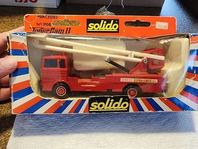 Solido 1:50 Scale Mercedes Bucket Fire Truck - Image 1 of 3
