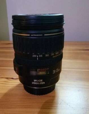 Canon EF 28-135mm f3.5-5.6 IS USM Macro Lens - Image 1 of 2