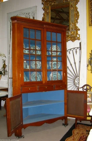 Antique American Cherry Corner Cabinet | Richmond/1800s Cover