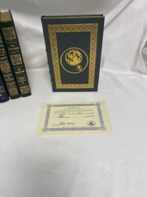 EASTON PRESS - SIGNED EDITION "THE WAY OF THE EXPLORER" - DR. EDGAR MITCHELL Foto 1 de 4