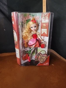 Ever After High Puppe Apple White Daughter Of Snow White 1st Edition 2013 Neu in OVP - Bild 1 von 12