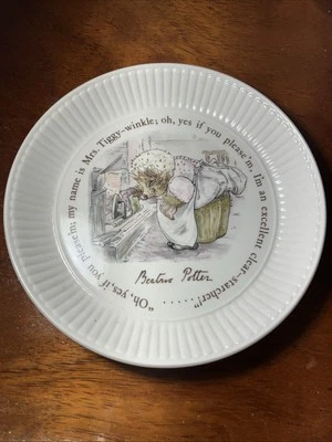 Plato Beatrix Potter Mrs. Tiggy-winkle 6 pulgadas madera de cuña Foto 1 de 4